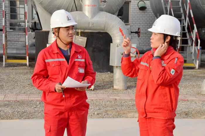 中国石化新闻网--西北油田--金秋新工现场技能