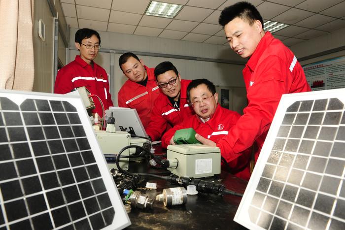 中国石化新闻网--新型传感器为钻井提速增添利