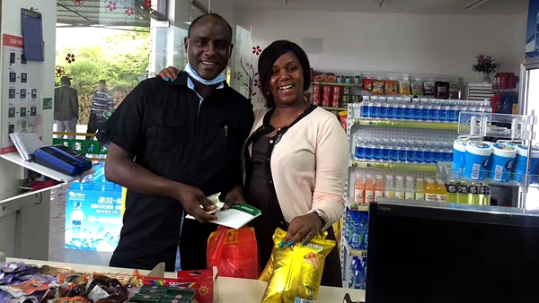 中国石化新闻网-- 图·当老外找到了中国石化加