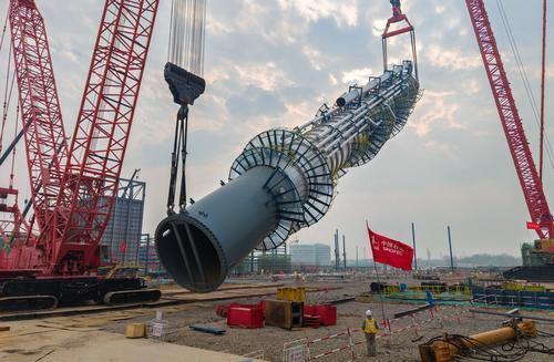 九江石化芳烃项目核心装置顺利完成吊装