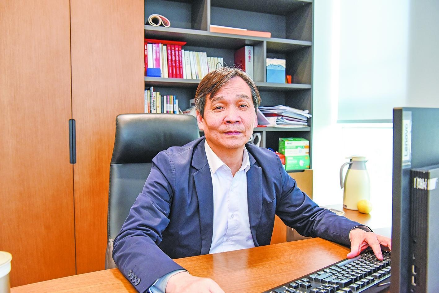 榜样凝聚力量奋斗书写华章(图8)